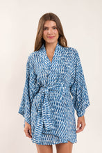 Load image into Gallery viewer, Model Front: Rio De Sol Kaftans / Cover Ups Chuva Kimono