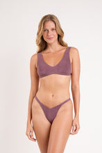 Load image into Gallery viewer, Model Front: Rio De Sol Top Top Malibu-Ebano Hera