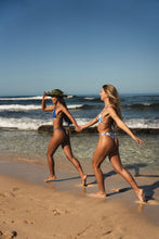 Load image into Gallery viewer, Image 11: Wednesday In Hawaii By Rio De Sol Top Top Pacifica Ana
