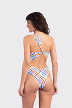 Load image into Gallery viewer, Model Back: Rio De Sol One-Piece Square Santorini
