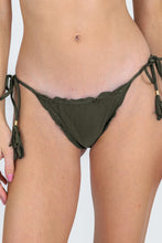 Load image into Gallery viewer, Gallery: Rio De Sol Bottom Bottom Croco Frufru-Comfy
