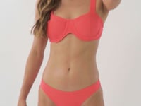 Load and play video in Gallery viewer, Video: Rio De Sol Set Set Malibu-Folia Amelia Essential-Comfy
