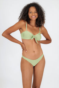 Model Front: Rio De Sol Top Top Oliva Bandeau-No