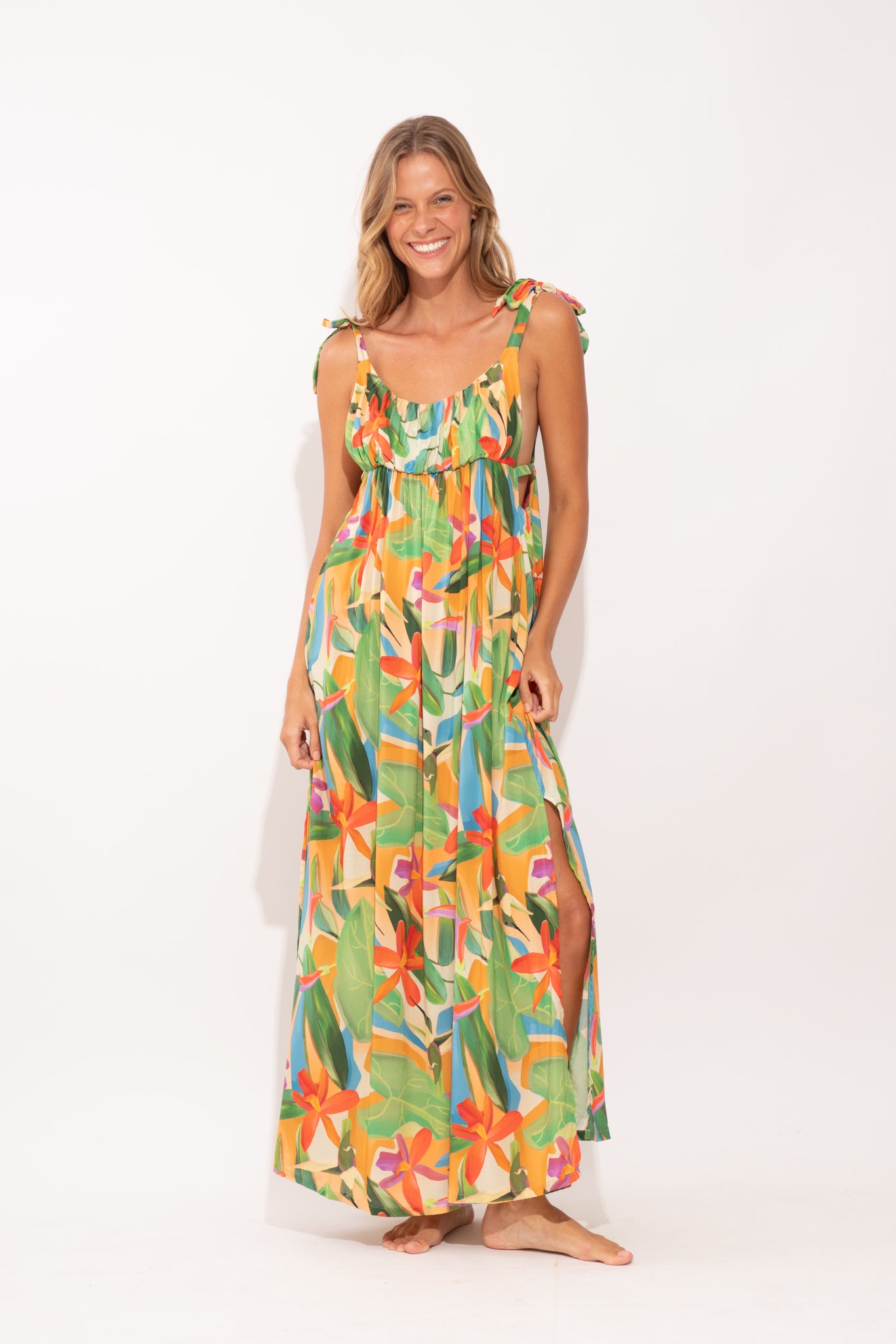 Model Front: Rio De Sol Maxi Dresses Tropical Long Dress Chiara